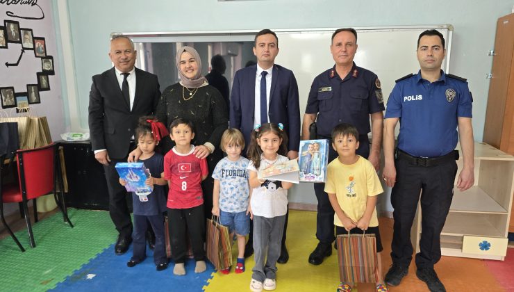 Kaymakam Yılmaz Akören İlköğretim Okulunu Ziyaret Etti