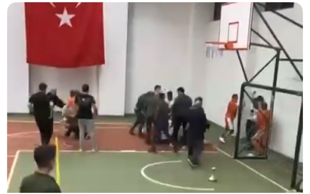 Aladağ’da voleybol maçında kavga çıktı